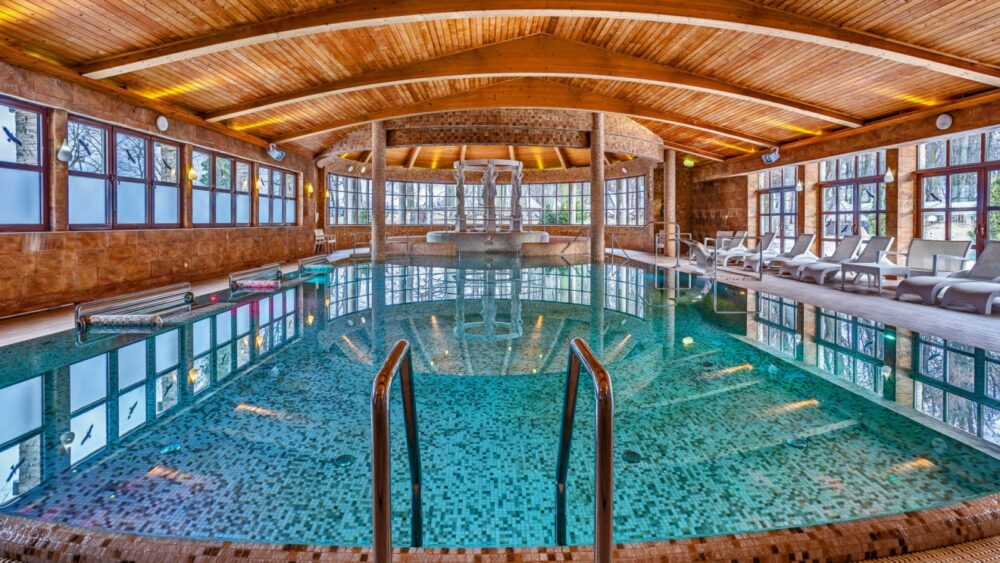 Хотел Манор Хаус Базен