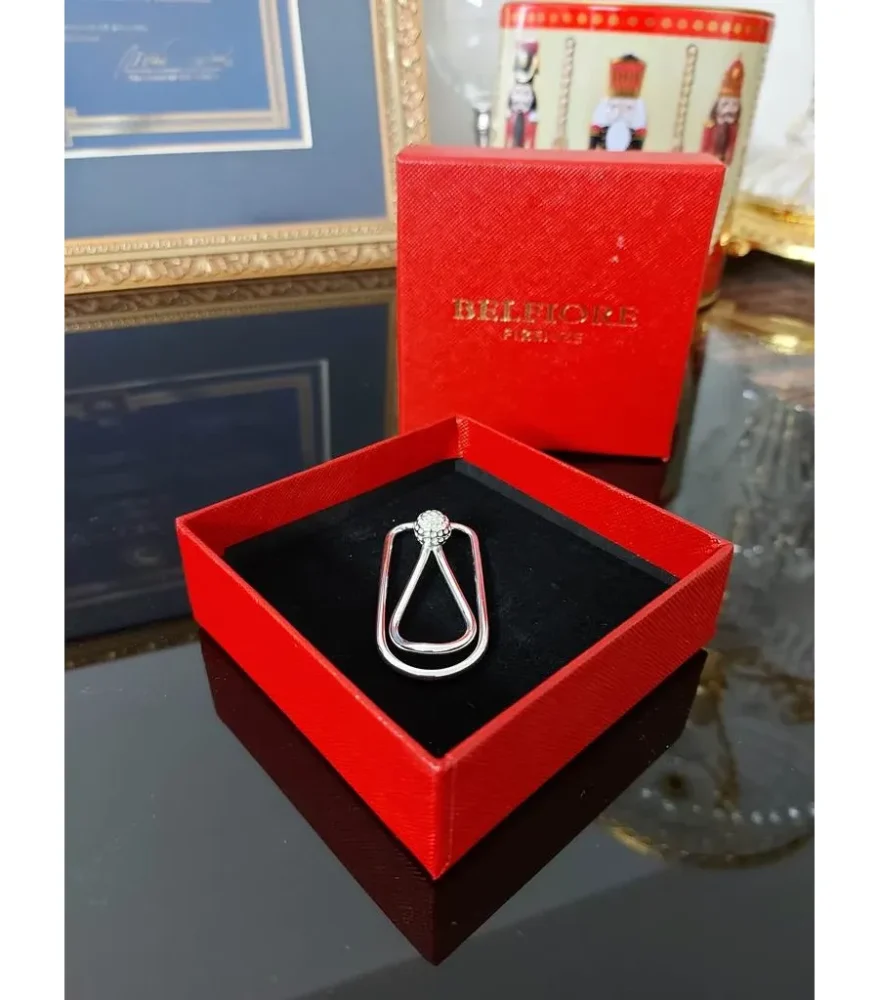 Луксуз у празничном поклону