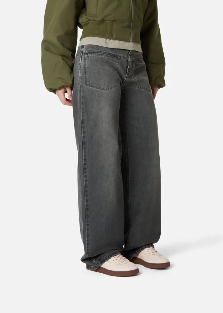 Сникерси Axel Arigato